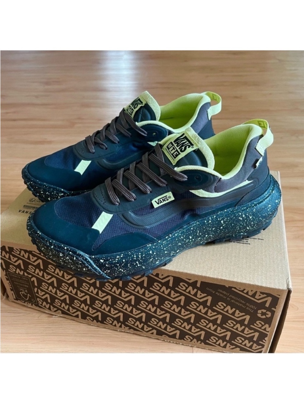 Vans Mte Crosspath Black /
Brown Women 8.5 US Mens 7.0 US